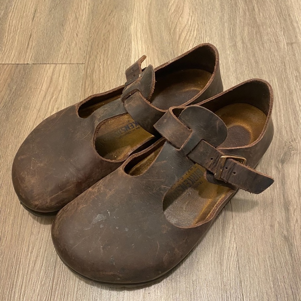 Birkenstock sz 37 Paris oiled Brown Leather Buckle Shoes